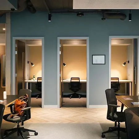 Large Luxurious Studio, Dublin18 * Dublín